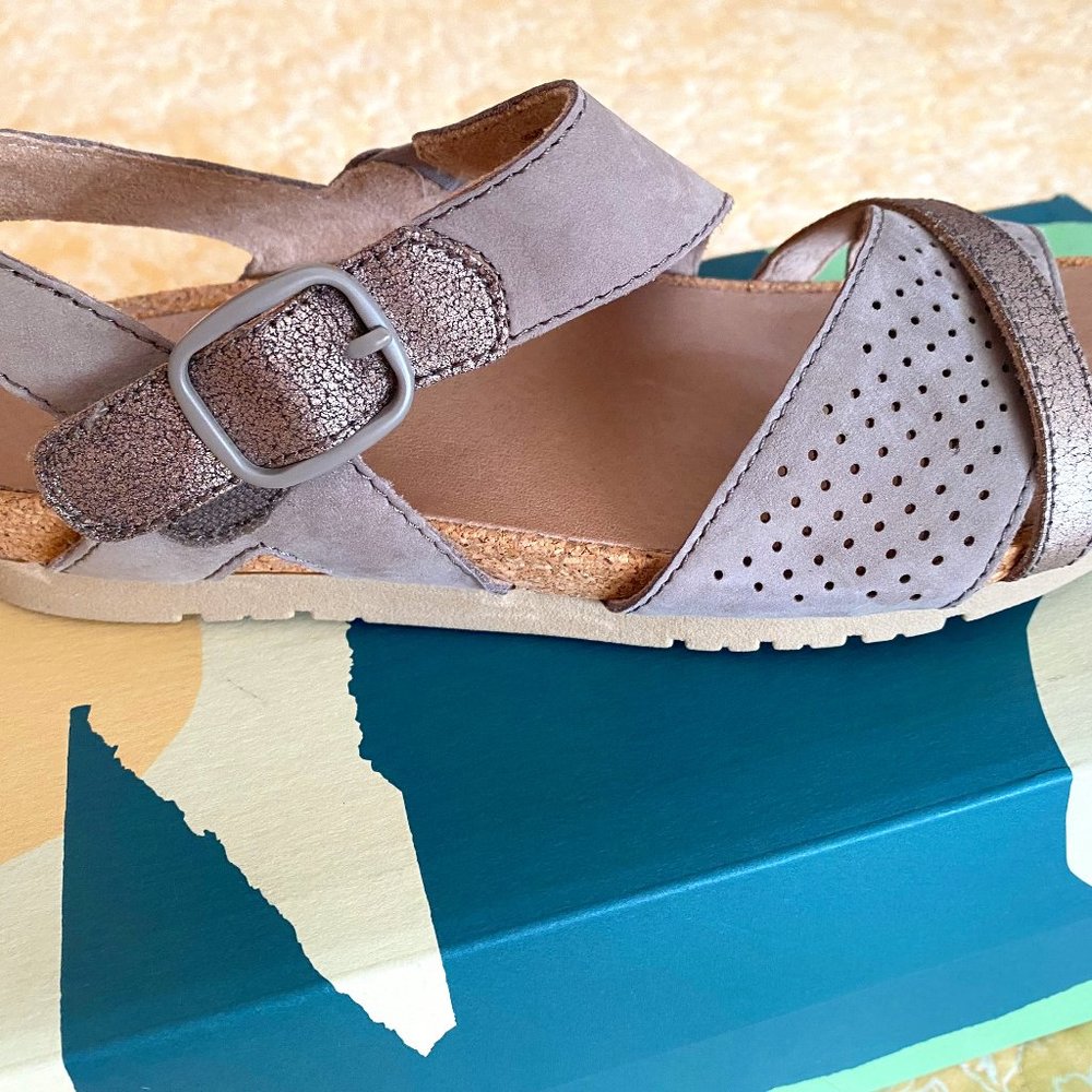 EARTH LAGUNA WOMEN'S SANDAL